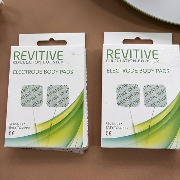 Revitive Medic Circulation Booster 2469MD w/ Power Cord Remote & Extra Body Pads - Picture 5 of 11